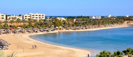 Private beach, sun-loungers, beach umbrellas, beach towels