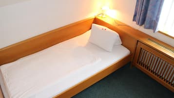 In-room safe, free WiFi, bed sheets
