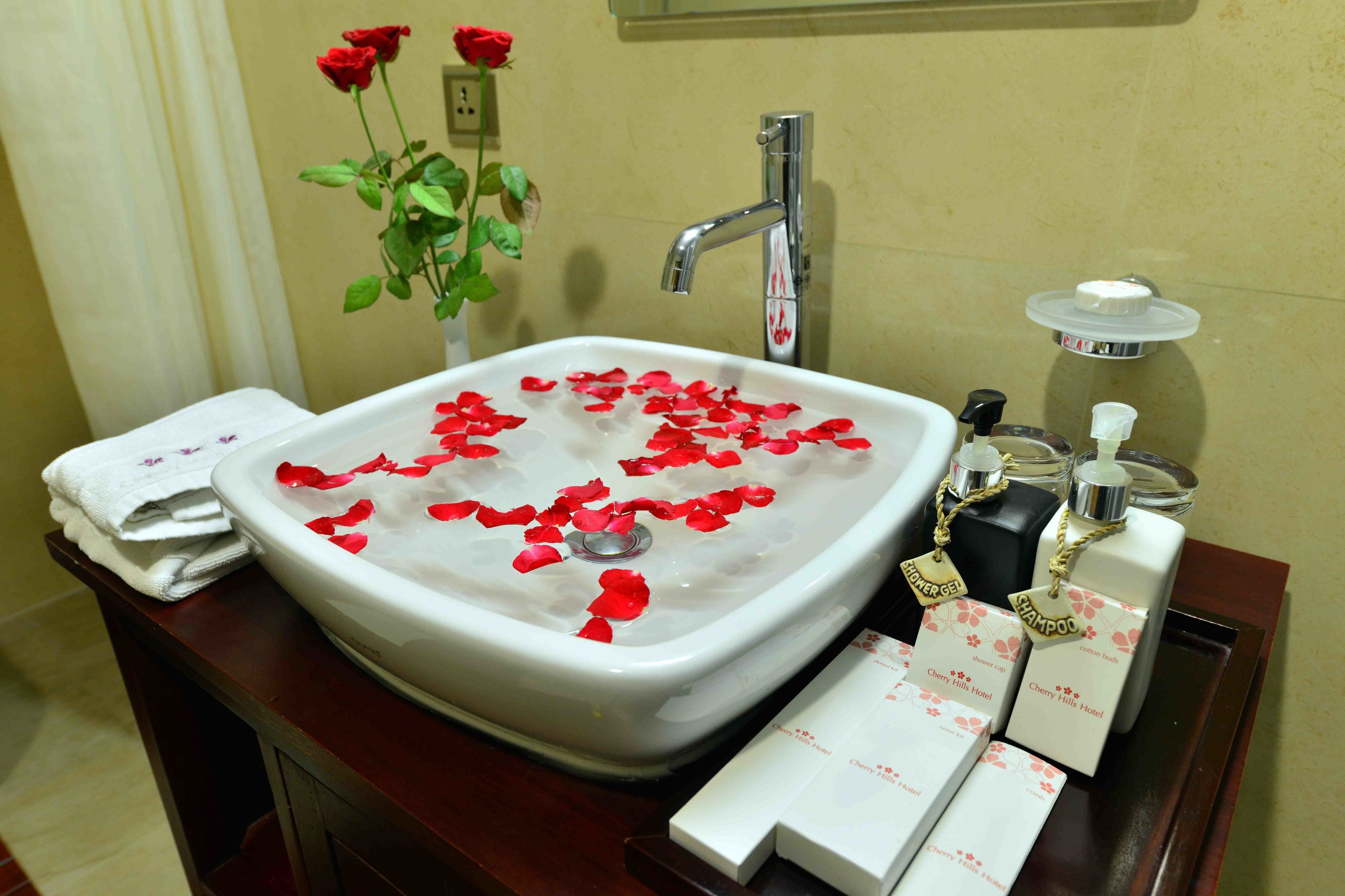cherry executive room | bathroom sink
