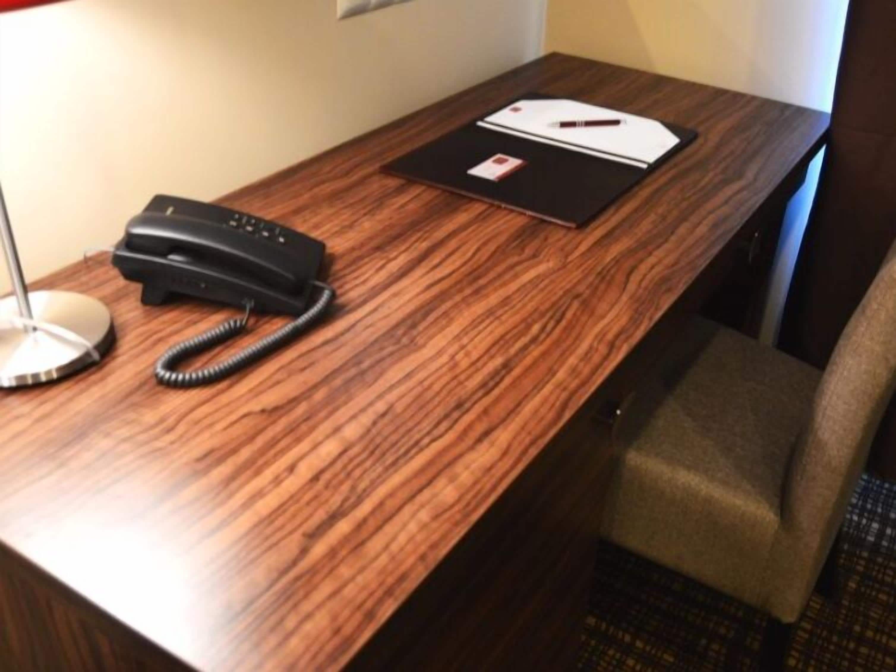 1 bedroom, premium bedding, minibar, desk