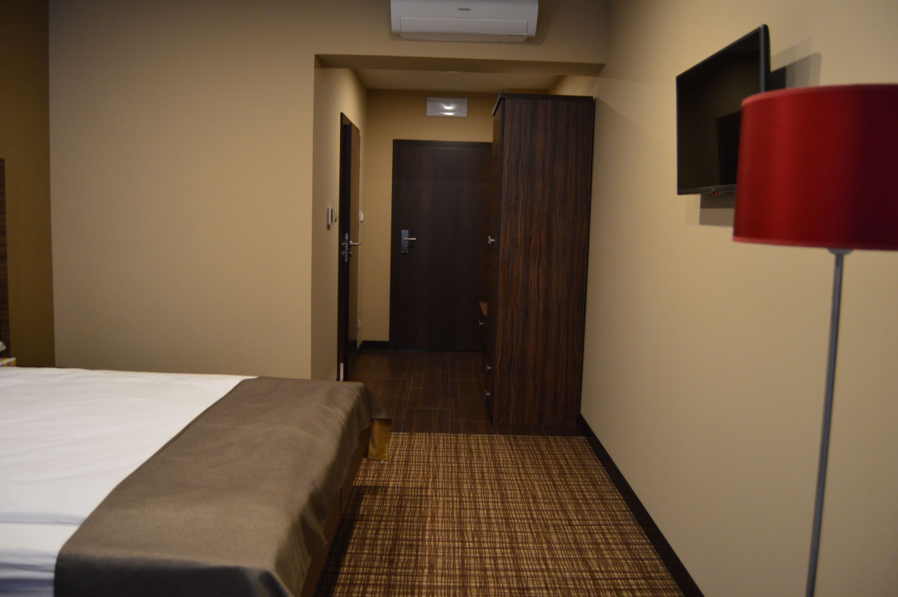 1 bedroom, premium bedding, minibar, desk
