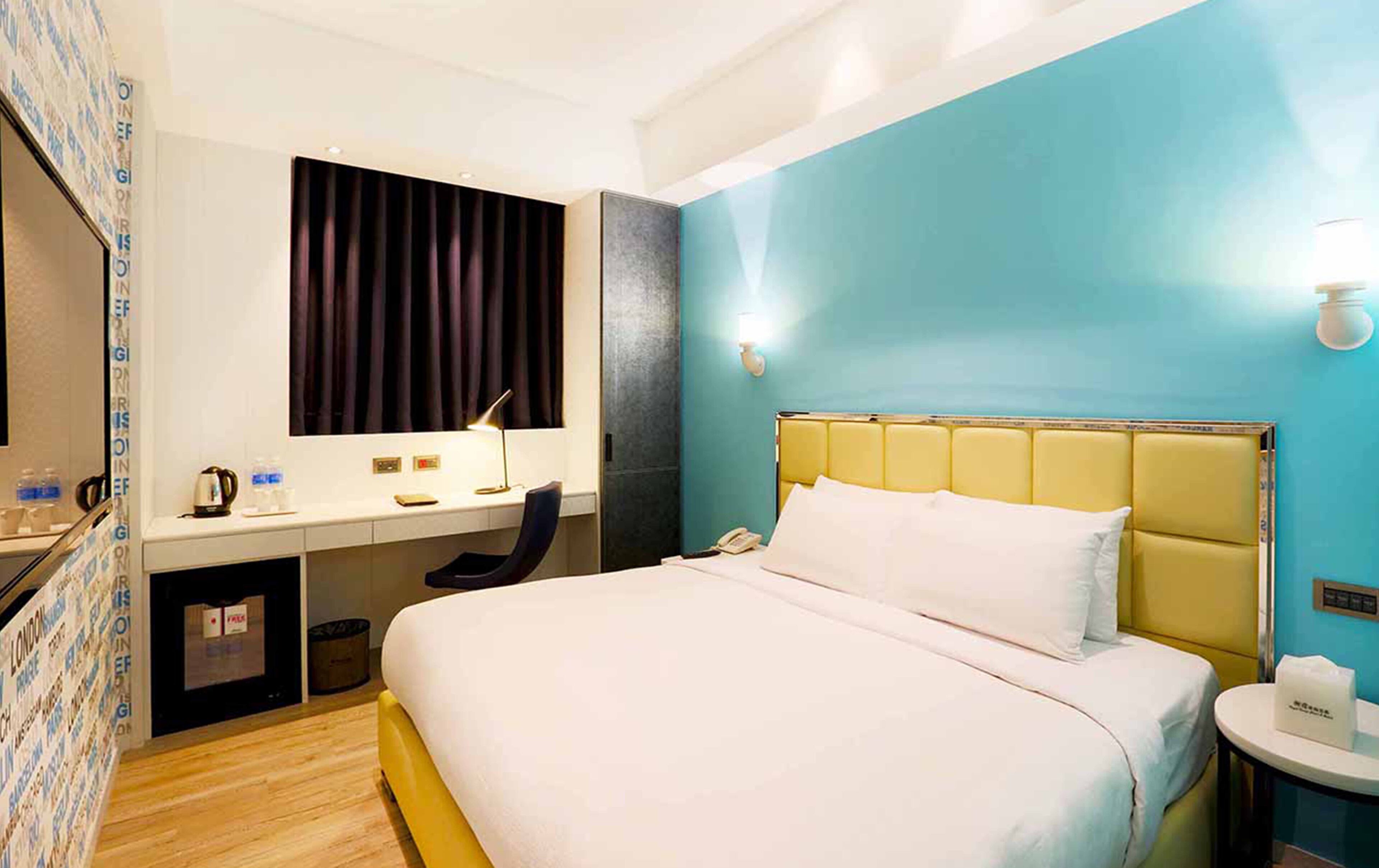 standard double room | in-room safe, desk, iron/ironing board, free wifi