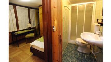 Værelse med 2 enkeltsenge - bjergudsigt (twin) | Badeværelse