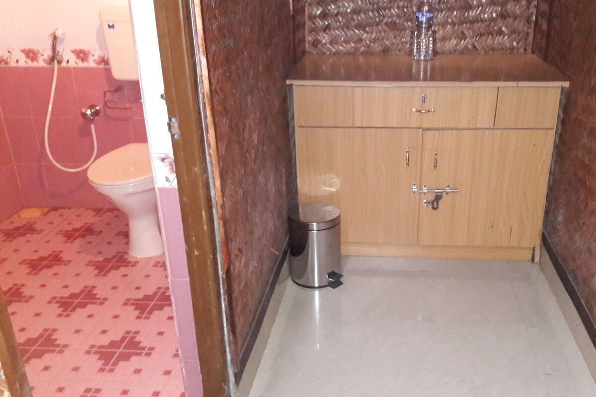 Bamboo Cottage-Standard | Bathroom