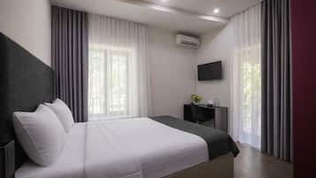 Kahden hengen comfort-huone, parveke | Tallelokero huoneessa, äänieristys, silitysrauta/-lauta, ilmainen Wi-Fi