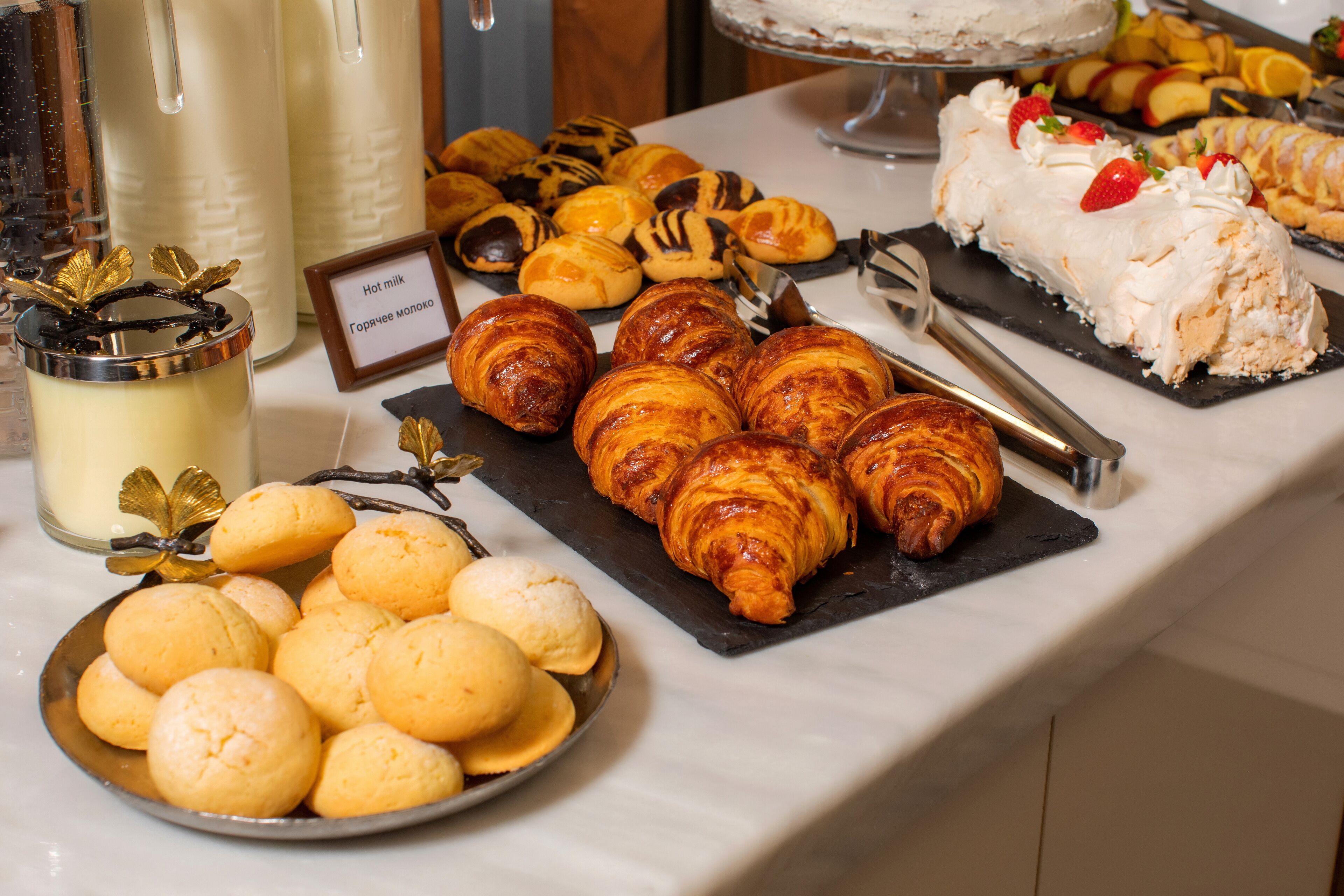 daily buffet breakfast (amd 5000 per person)