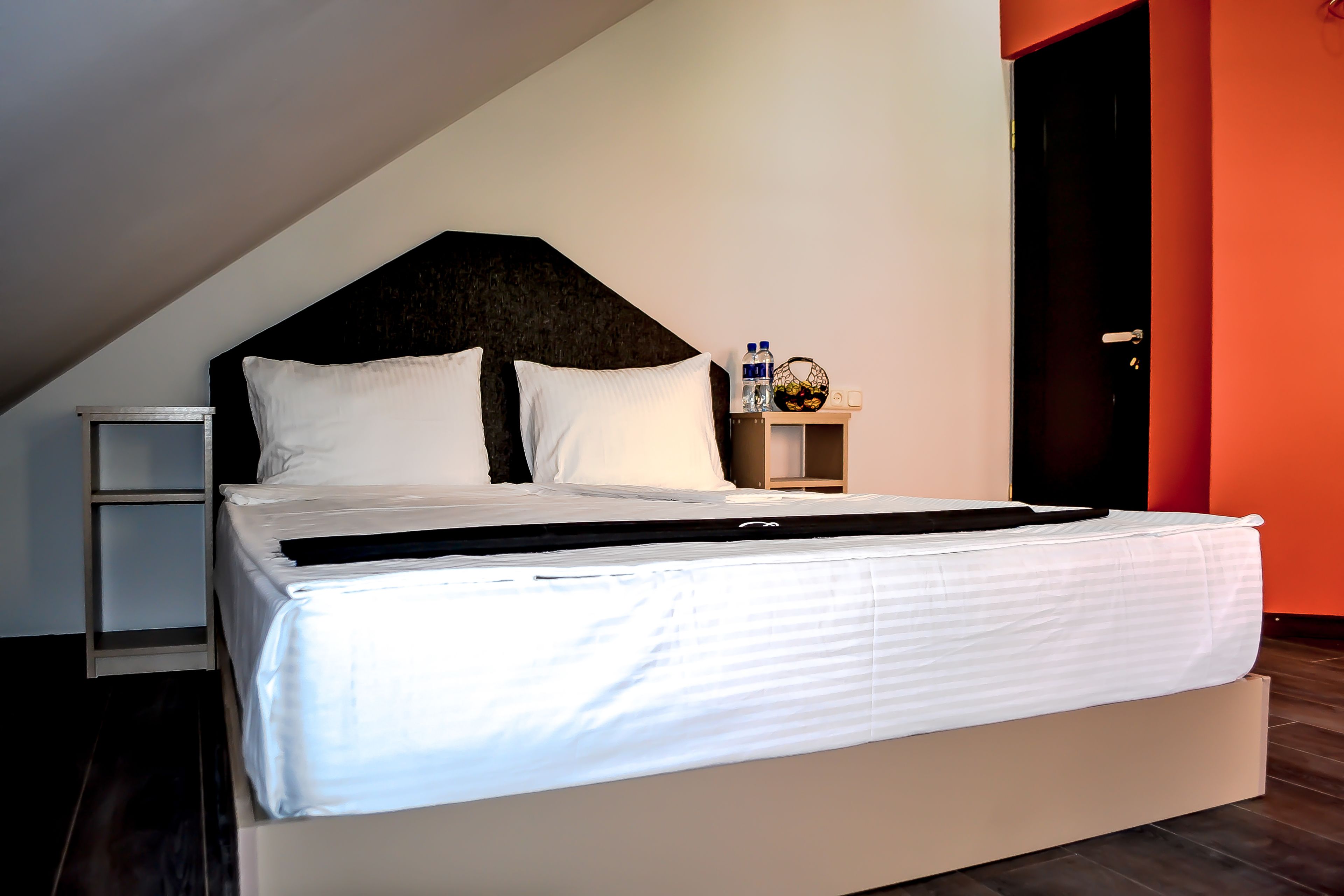 comfort double room, balcony | in-room safe, soundproofing, iron/ironing board, free wifi