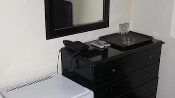 Mini-refrigerator