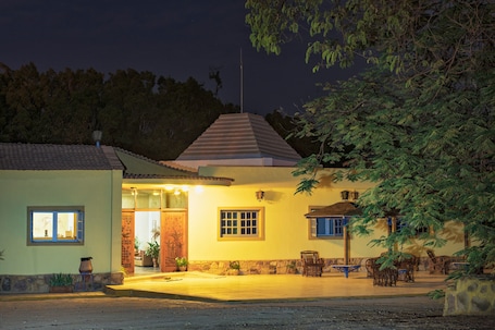 Fachada de la propiedad