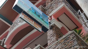 Exterior detail - M.N. Boracay Lodge Inn (Boracay Island)