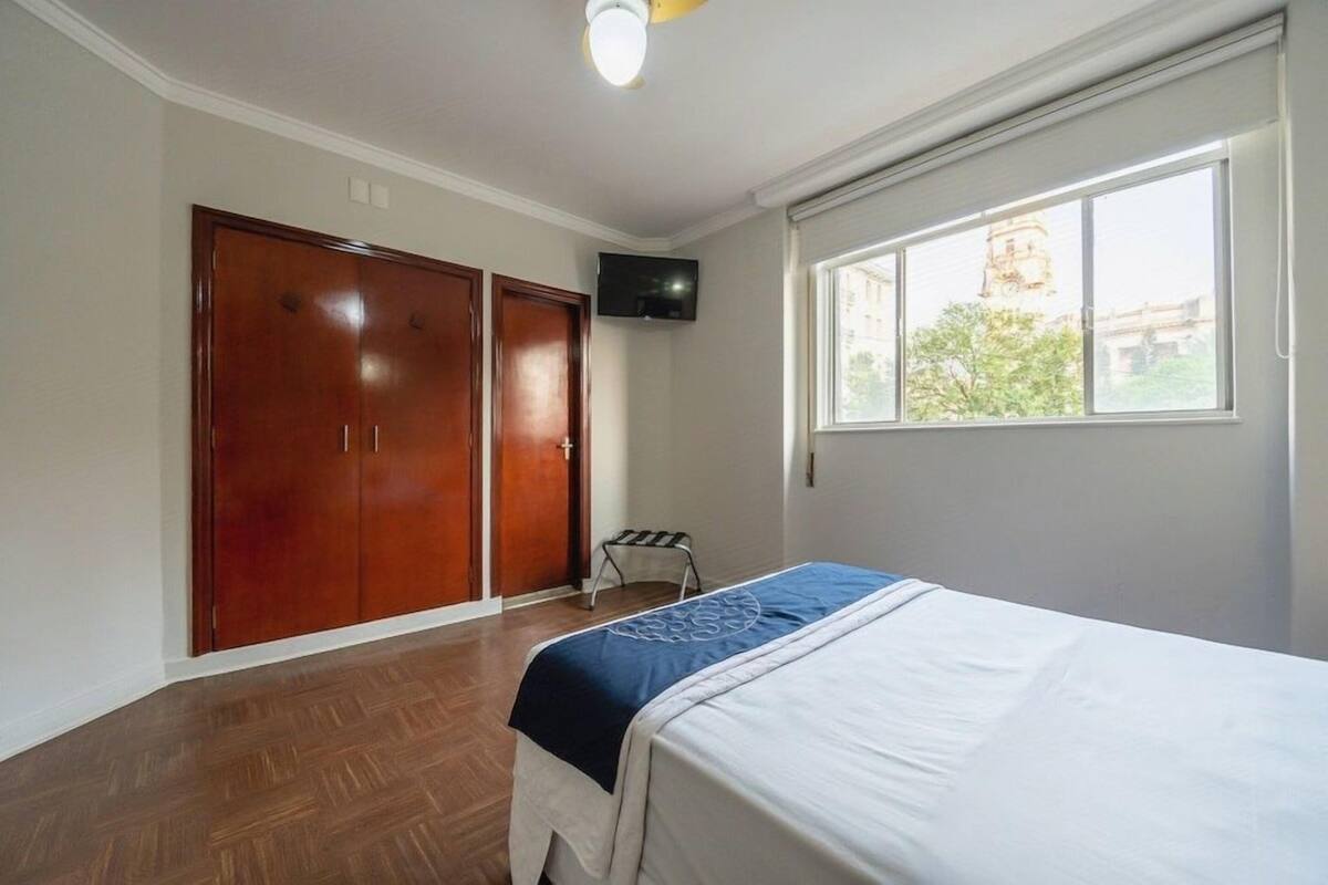 Minibar, desk, free WiFi, bed sheets