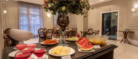 Dagelijks ontbijtbuffet inbegrepen