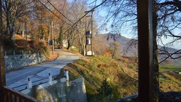 Junior Suite, Fireplace, Sea View | Desk, bed sheets