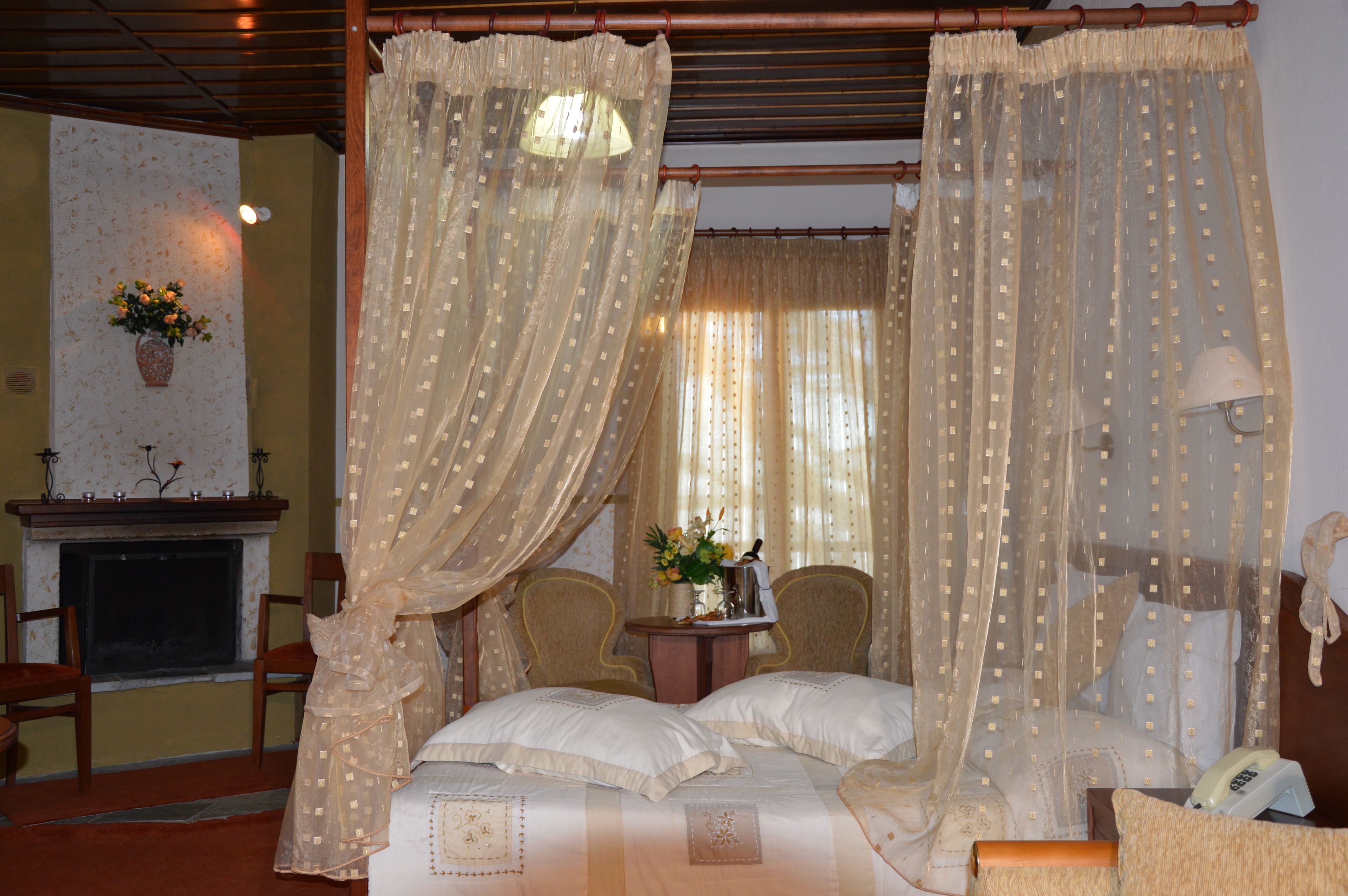 Desk, bed sheets