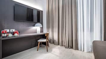 Superior Double Room, 1 King Bed | Premium bedding, down duvets, in-room safe, desk