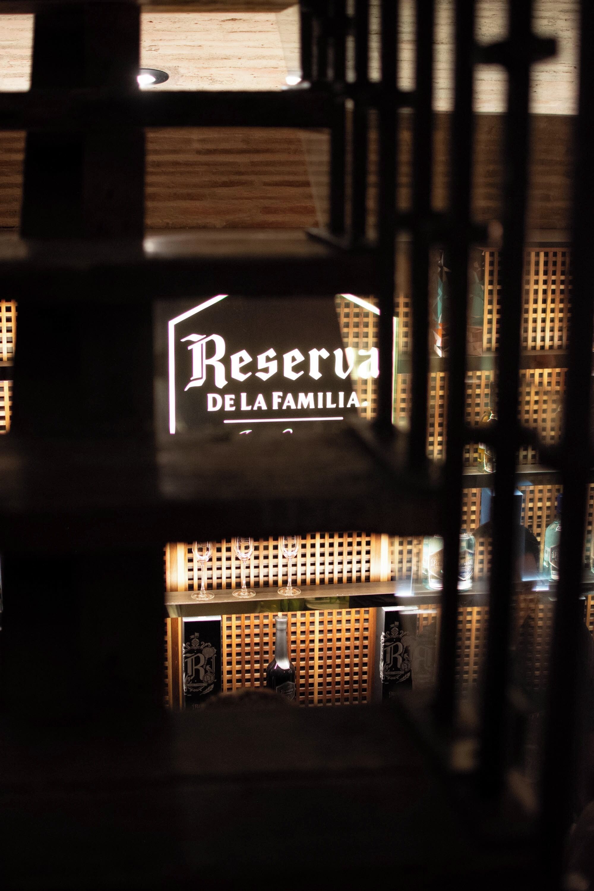 breakfast, lunch and dinner served