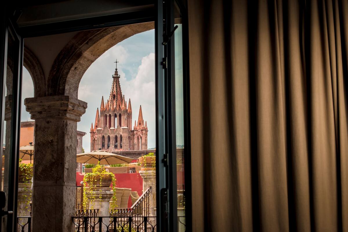 1 bedroom, in-room safe, desk, blackout curtains