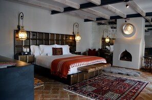 Deluxe Double Room | In-room safe, desk, blackout curtains, iron/ironing board