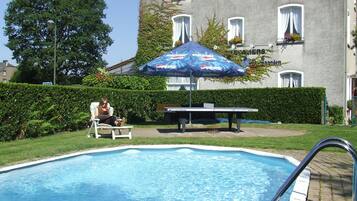 Seasonal outdoor pool