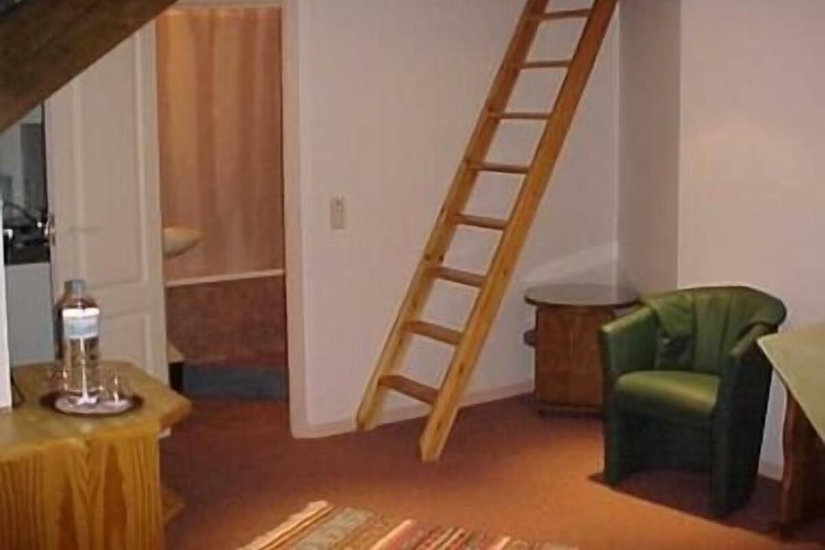 Studio | Living area | TV