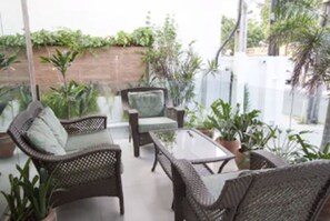 Lobby sitting area - San Phillip Flat Hotel (Fortaleza)