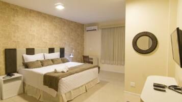 1 bedroom, minibar, desk, laptop workspace