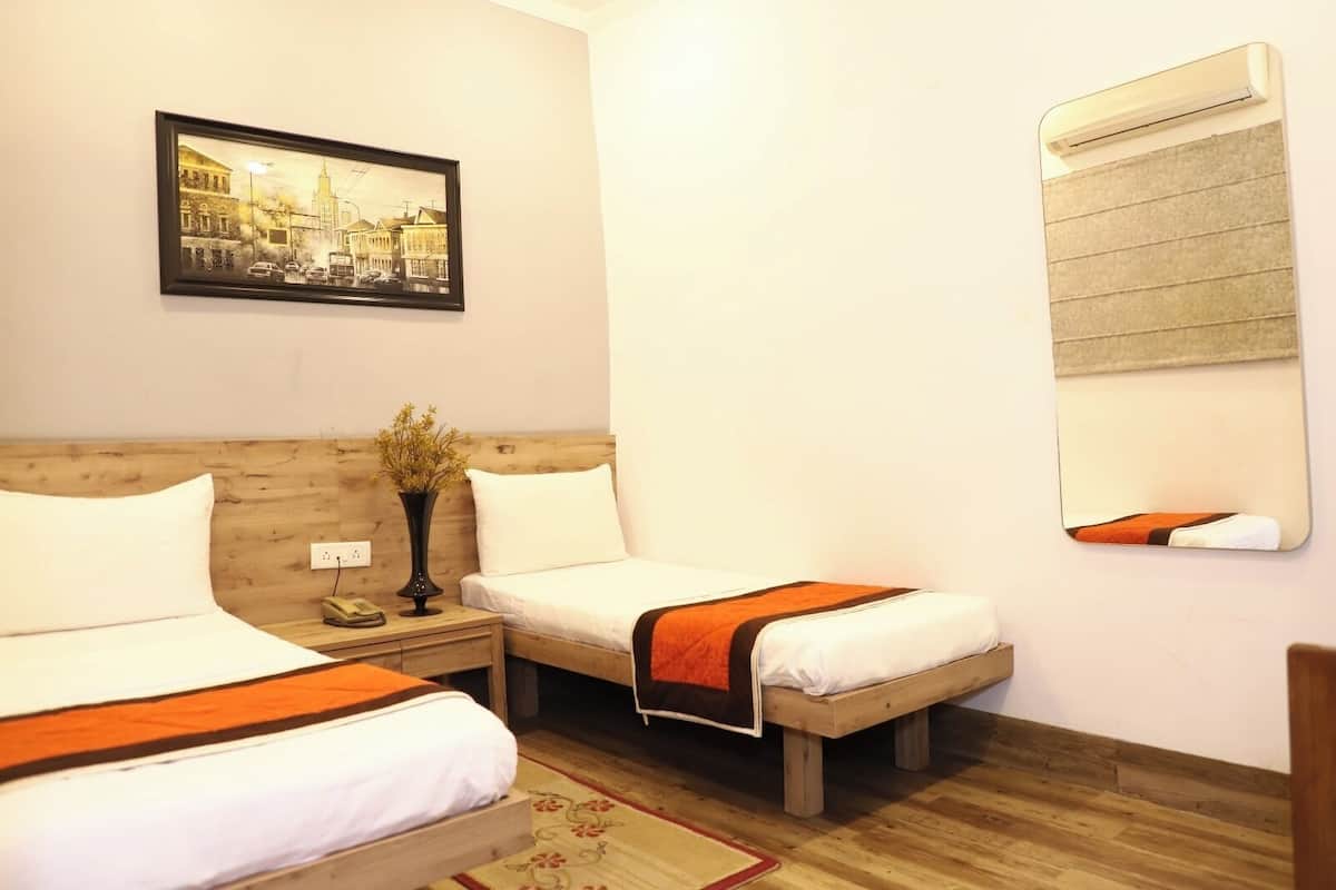 Standard Room | 1 bilik tidur, peralatan tempat tidur premium, meja, kalis bunyi 