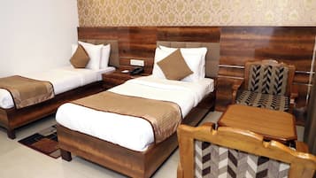 Suite | 1 bedroom, premium bedding, minibar, desk