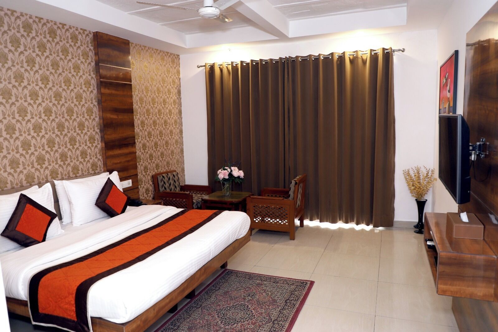 suite | 1 bedroom, premium bedding, minibar, desk