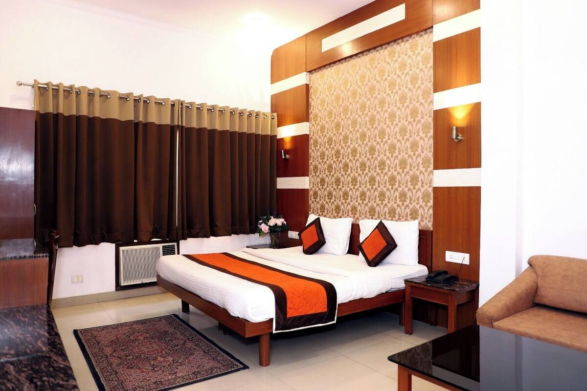 Luxury Room | Ruang tamu | TV 
