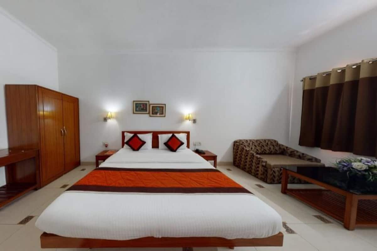 1 bilik tidur, peralatan tempat tidur premium, meja, kalis bunyi 