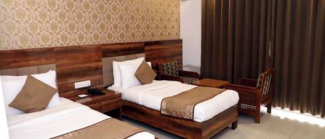 Suite | 1 slaapkamer, luxe beddengoed, een bureau, geluiddichte muren