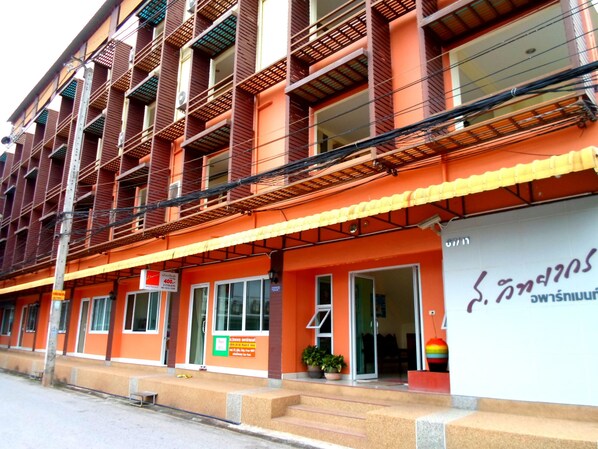 Exterior - S Vittayakorn Apartment (Surat Thani)