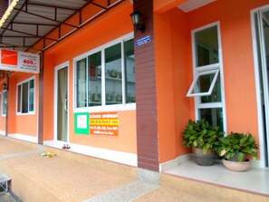Terrace/patio - S Vittayakorn Apartment (Surat Thani)