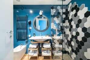 Suite, 1 King Bed, Terrace, City View | Bathroom amenities | Shower, free toiletries, hair dryer, bathrobes - Rarity Suites (Rome)