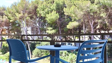 1 bedroom, desk, blackout curtains, free WiFi