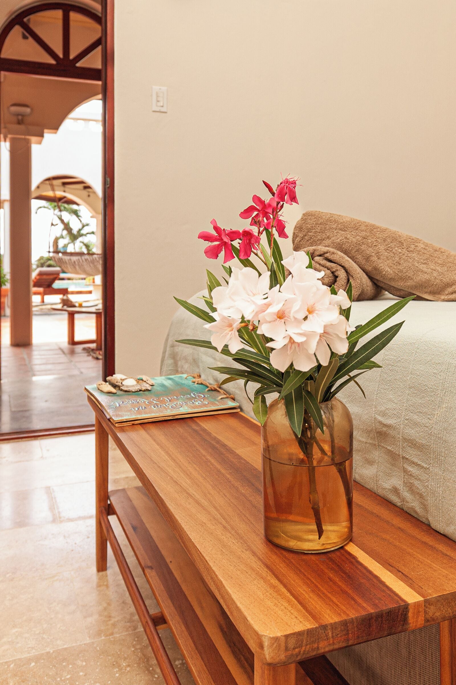 Standard Room, 1 King Bed | Premium bedding, in-room safe, free WiFi, bed sheets