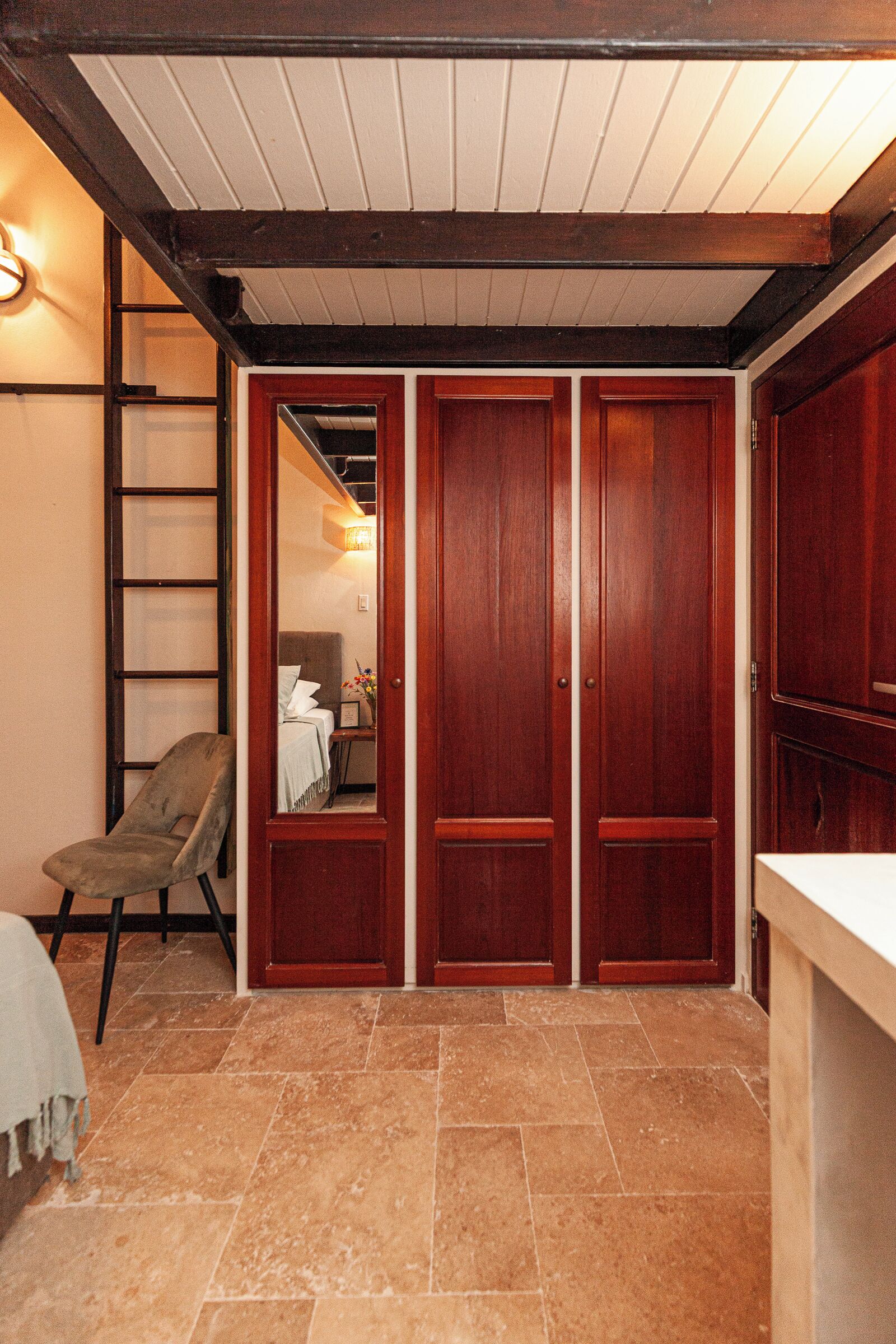 標準客房, 1 張特大雙人床 | 高級寢具、房內夾萬、免費 Wi-Fi、床單