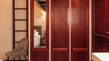 Camera Standard, 1 letto king | Biancheria da letto di alta qualità, una cassaforte in camera