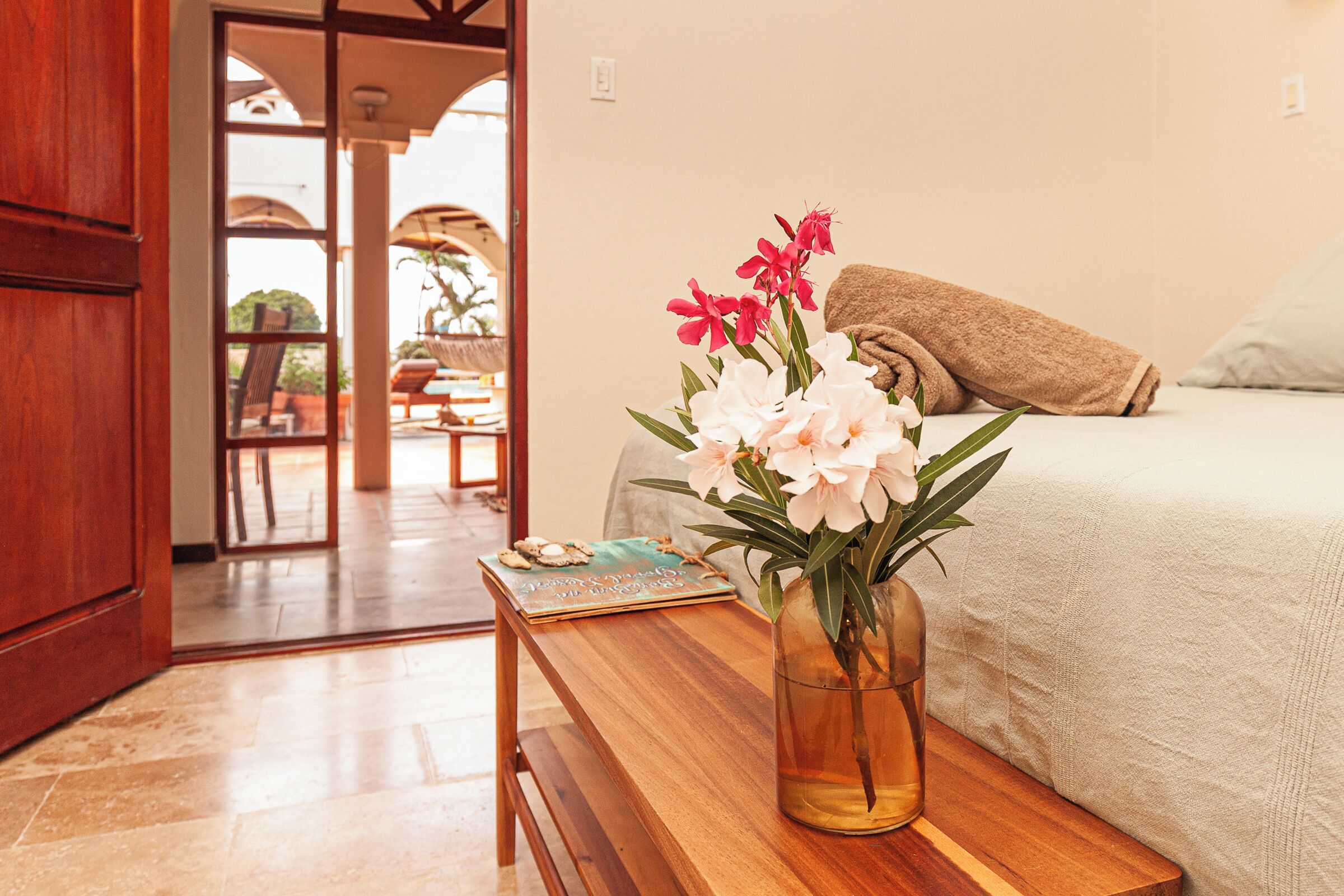 Habitación estándar, 1 cama de matrimonio grande | Ropa de cama de alta calidad, caja fuerte, wifi gratis y ropa de cama