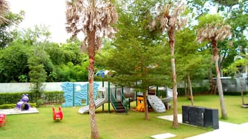 Children’s play area – outdoor