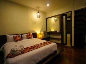 Habitación superior, 1 cama matrimonial, vista a la alberca | Escritorio y wifi gratis