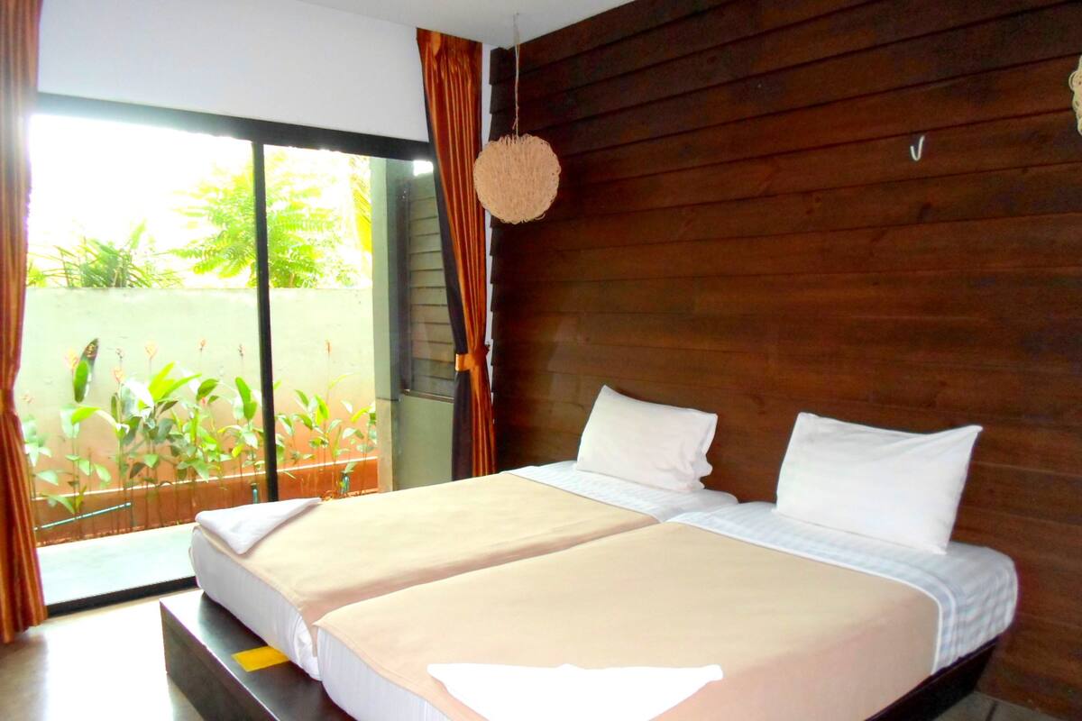 Standard Room, 1 Double Bed, Garden View | Desk, WiFi (free)