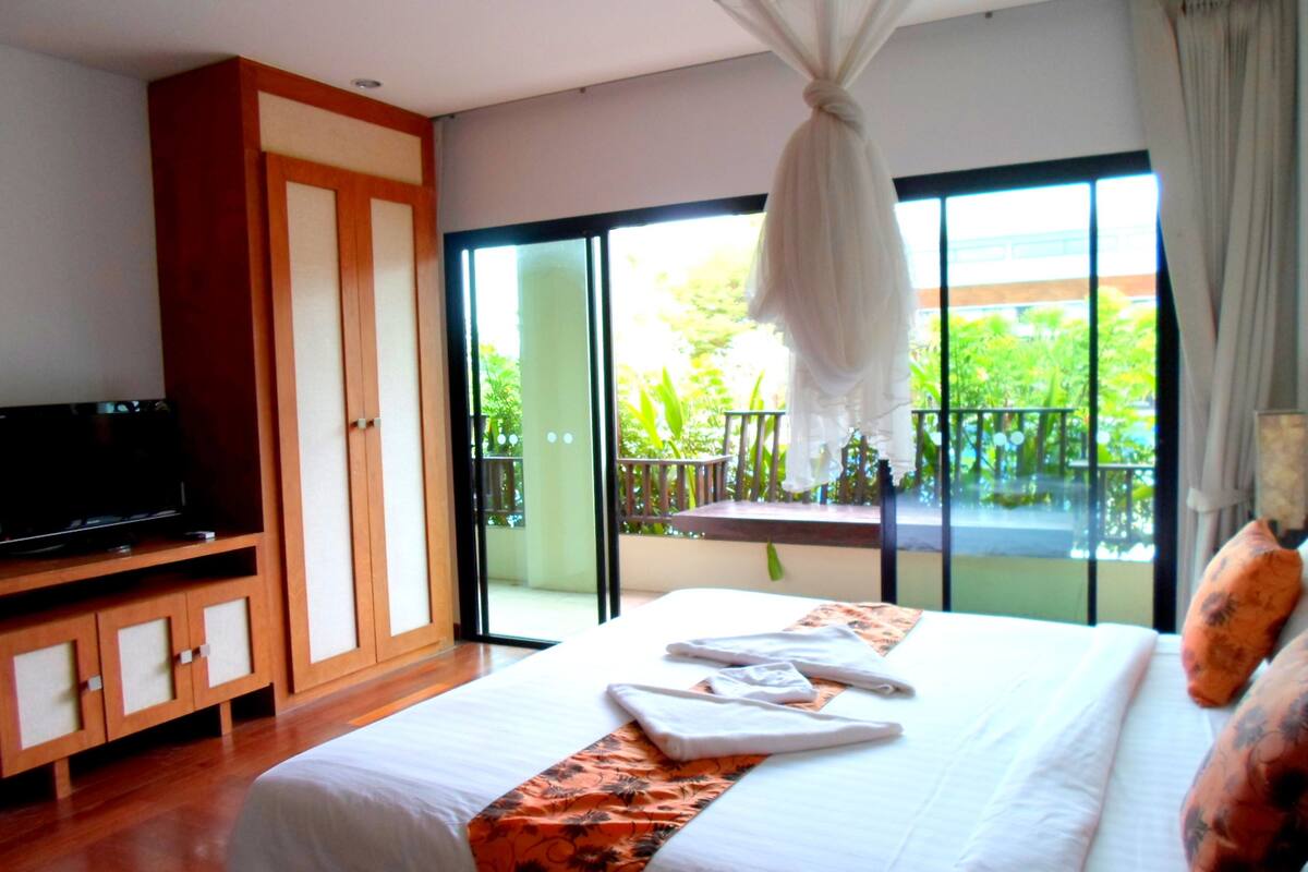 Superior Room, 1 Double Bed, Pool View | Desk, WiFi (free)