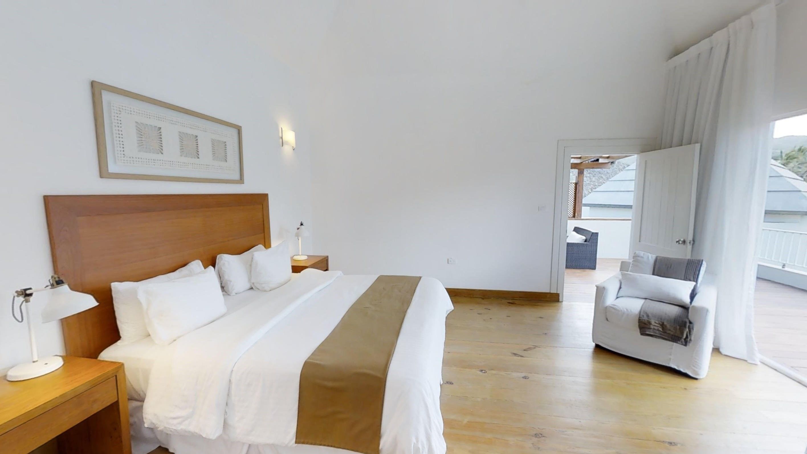 in-room safe, desk, free wifi