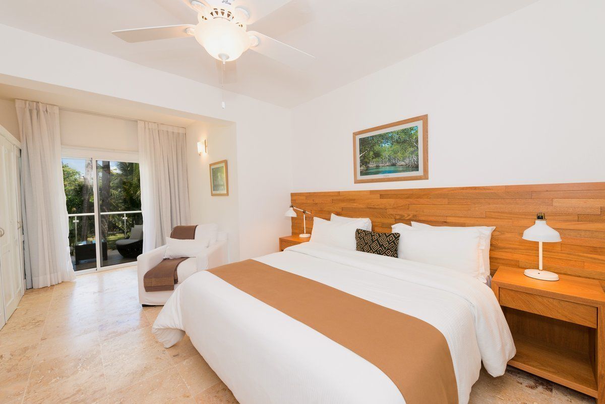 in-room safe, desk, free wifi