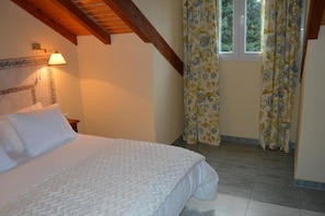 Room - Hotel Balneario de Alceda (Corvera de Toranzo)