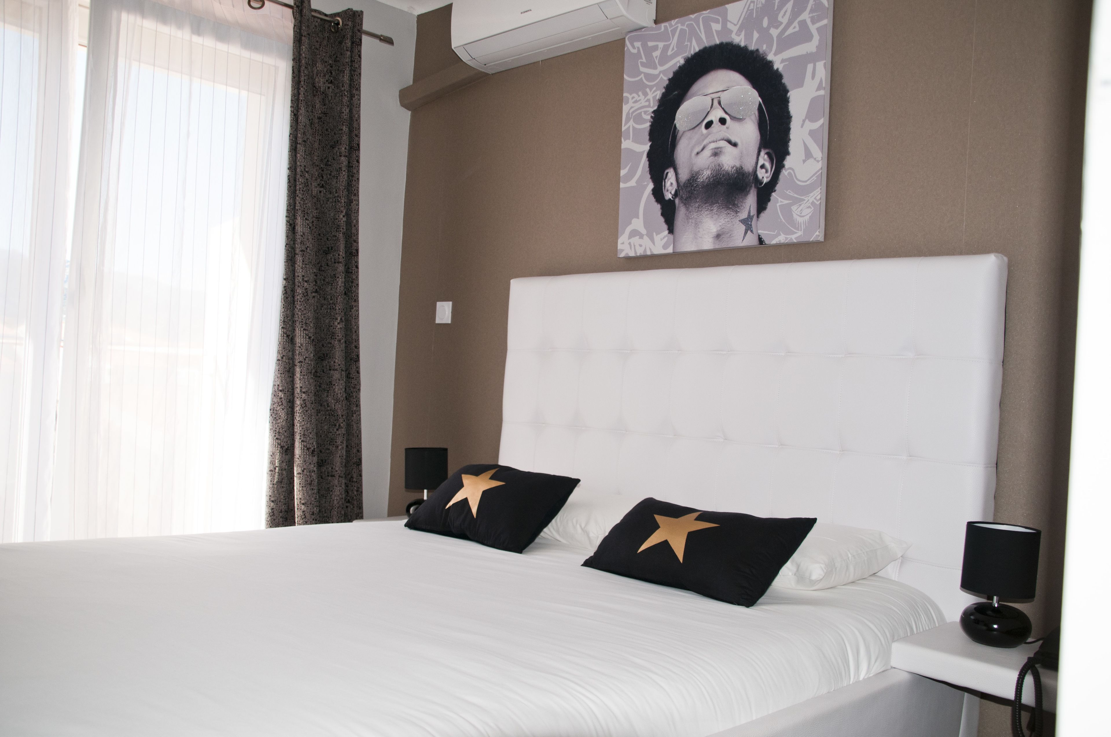 Desk, soundproofing, iron/ironing board, free WiFi