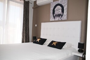 Desk, soundproofing, iron/ironing board, free WiFi - Hôtel Bleu Azur (Argelès-sur-Mer)