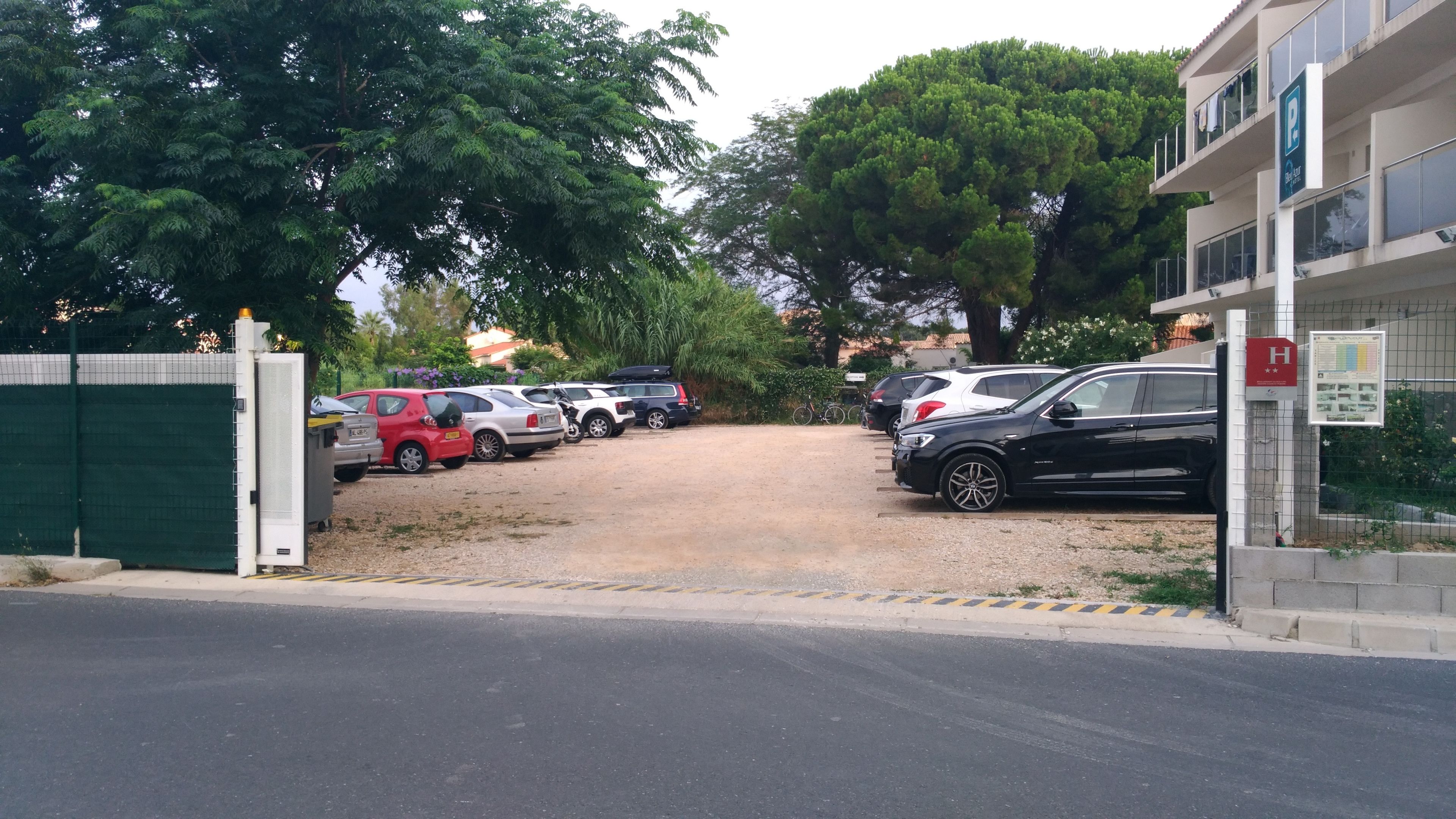 self-parking (surcharge) 7 per day